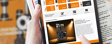 Tablet ve dergiyi incelerken