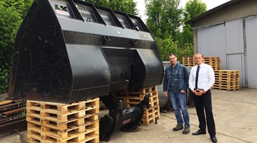 Yüksekten boşaltmalı kepçe, L&K Land-und Kraftfahrzeugtechnik