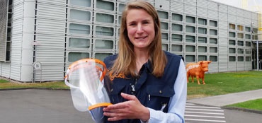 Köln'den Yüz Koruyucu Siperlikler