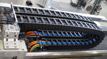 yük testinde igus kabloları